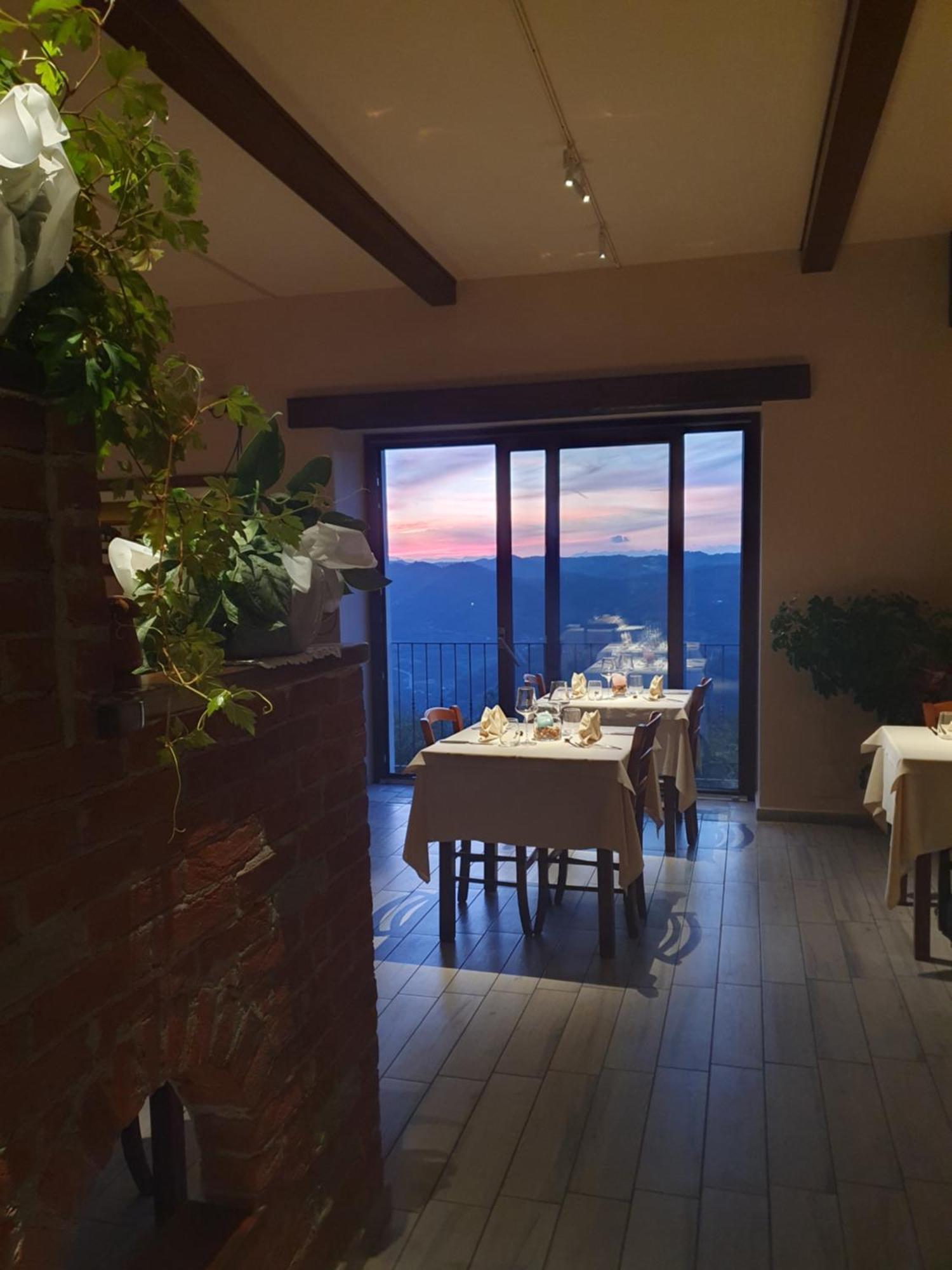 Ristorante Albergo 'L Bunet Cortemilia Exterior foto